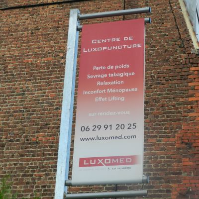 Affiche extérieure Luxomed